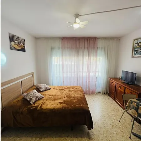 Confortable Piso Con 2 Piscinas Cerca De La Playa * Lloret de Mar
